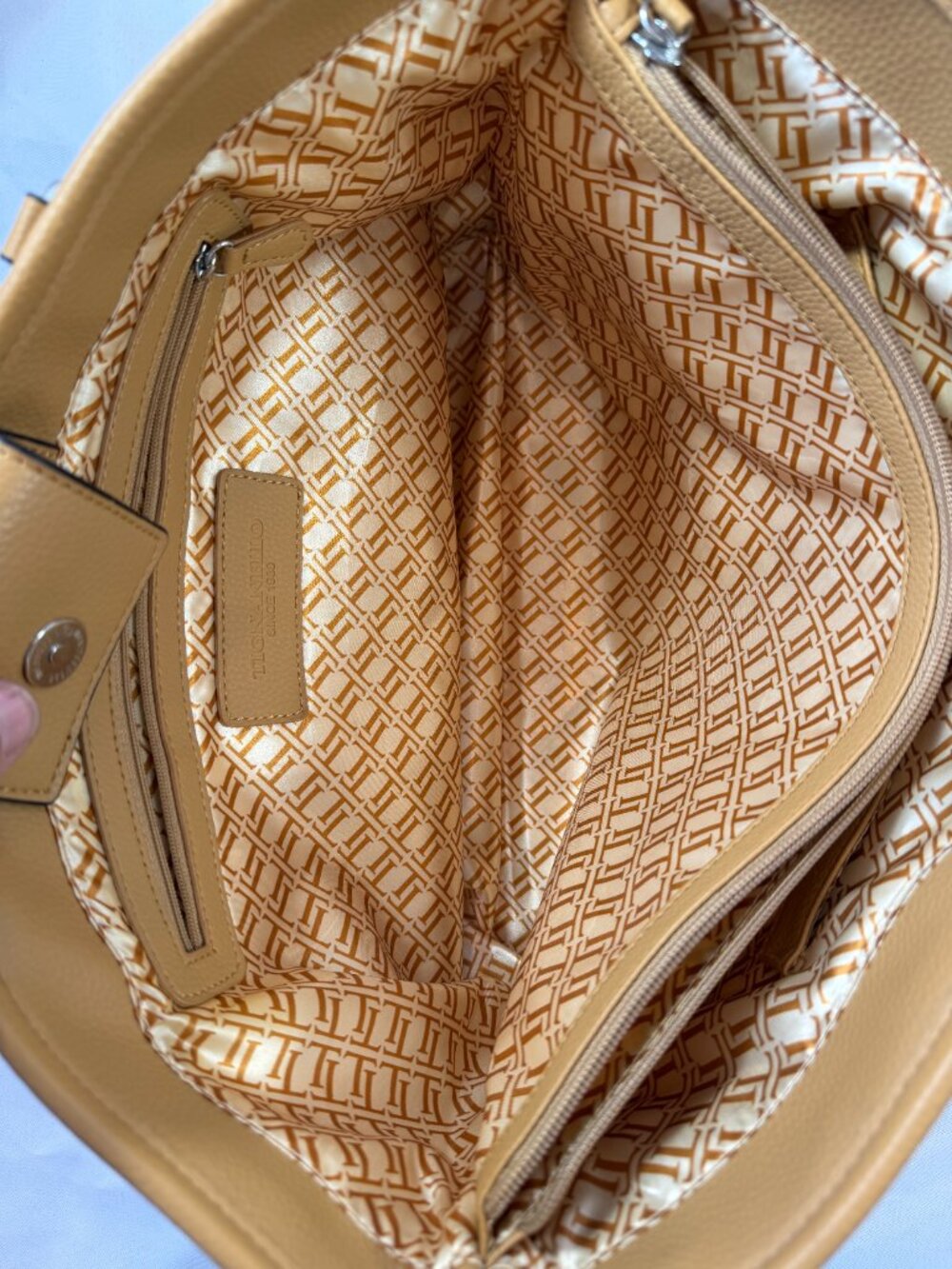 Tignanello Genuine Leather French Shopper Tote W/ Tassle, Colorblock, Like New! - Picture 4 of 16
